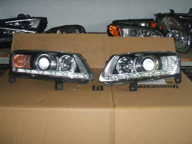 Audi - A6 - Kombi - (2008 - 2011) - Oświetlenie / Lampa przednia  prawa Bixenon
