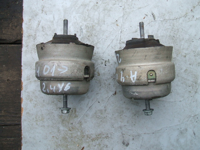 Audi - A4 - Kombi - (2002 - 2004) - Silnik / Poduszki/Łapy