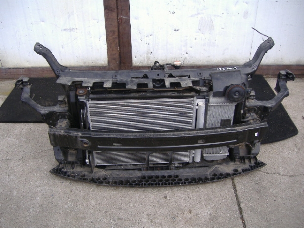 Hyundai - i20 - 3 drzwi - (2009 - 2012) - Oświetlenie / Lampa przednia lewa