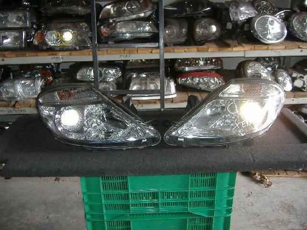 Citroen  - C 8 - (2002 - 2007) - Oświetlenie / Lampa przednia   lewa Xenon