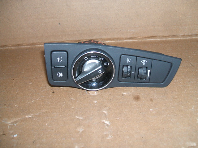 Hyundai - i40 -  Kombi - (2011-) - Wnętrze / Włącznik świateł