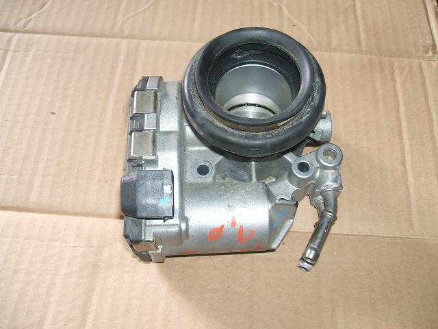 Toyota - Yaris - 3 drzwi - (2011 - 2014) - Silnik / Przepustnica