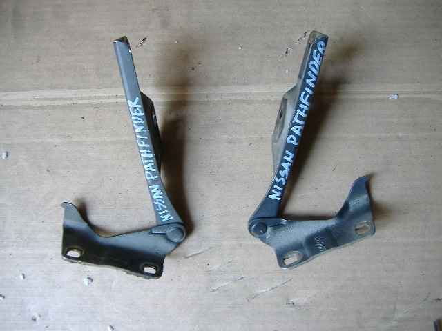 Nissan - Navara - Pick-up - 4 drzwi - (2005 - 2010) - Karoseria / Maska