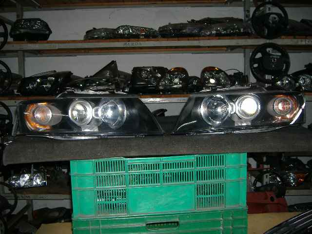 Audi - A4 - Cabrio - (2002 - 2006) - Oświetlenie / Lampa przednia   prawa Xenon