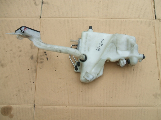 Mercedes-Benz - E-Klasa - S211 - Kombi - (2006 - 2009) - Osprzęt / Zbiorniczek spryskiwaczy