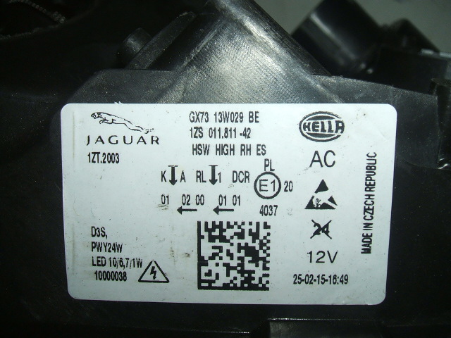 Jaguar - XE - (2015-) - Oświetlenie / Lampa przednia  prawa Bixenon