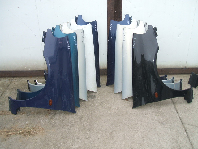 Renault - Thalia - 4 drzwi - (1999 - 2001) - Karoseria / Błotnik przedni prawy