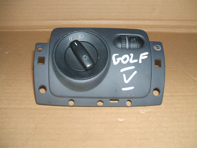 Volkswagen - Golf V - Kombi - (2007 - 2009) - Wnętrze / Włącznik świateł