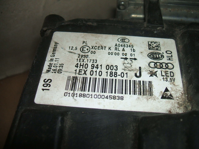 Audi - A8 - (2013-) - Oświetlenie / Lampa przednia  prawa Bixenon