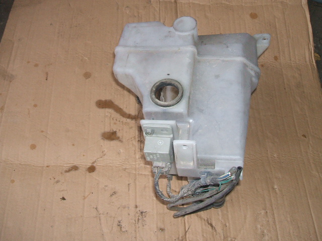 Subaru - Legacy - (2009 - 2013) - Osprzęt / Zbiorniczek spryskiwaczy