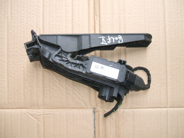 Volkswagen - Jetta - (2005 - 2011) - Wnętrze / Pedały