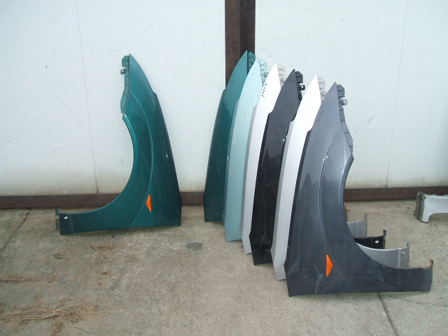 Ford - Focus - 3 drzwi - (1998 - 2001) - Karoseria / Błotnik przedni prawy