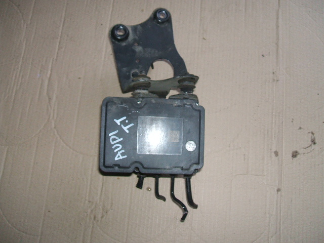 Audi - TT - (2006 - 2010) - Hamulce / Pompa ABS