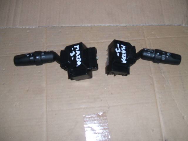 Mazda - 3 - 5 drzwi - (2006 - 2009) - Wnętrze / Włącznik kierunkowskazów