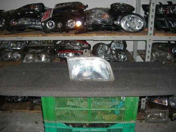 Ford - Fiesta - 5 drzwi - (1988 - 1994) - Oświetlenie / Lampa przednia prawa