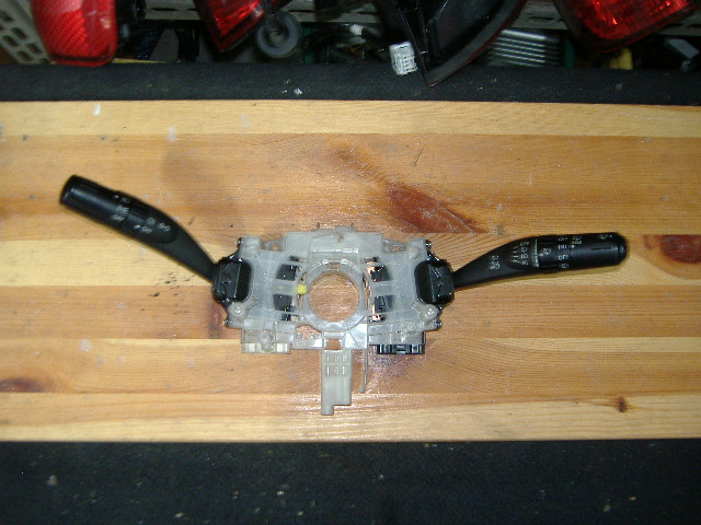 Subaru - Impreza - 4 drzwi - (2011 - 2016) - Wnętrze / Włącznik świateł