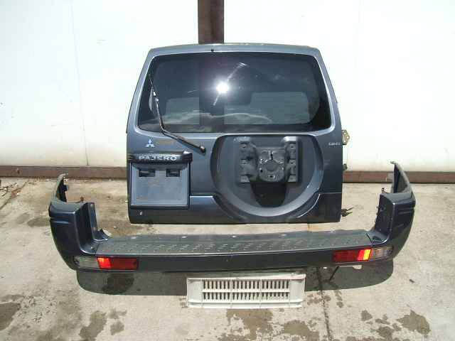 Mitsubishi Pajero 3 drzwi (2003 2006) Karoseria