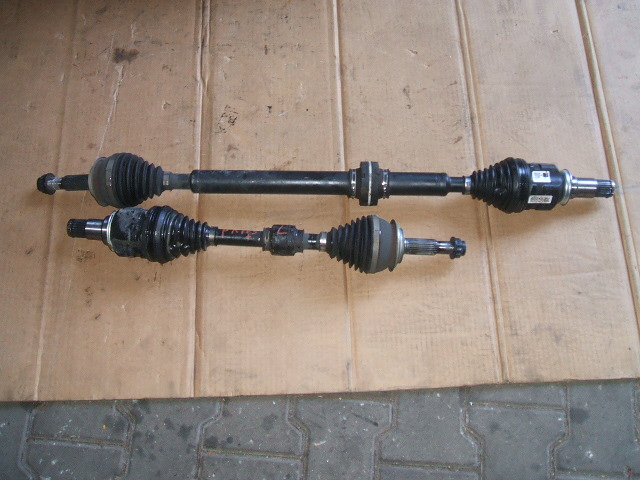 Toyota - Prius - (2009 - 2011) - Napęd / Półoś przednia lewa