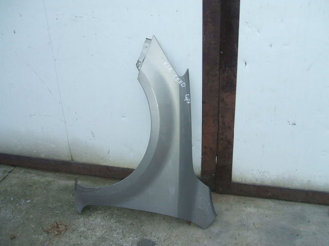 Kia - Cee´d - Kombi - (2009 - 2012) - Karoseria / Błotnik przedni lewy