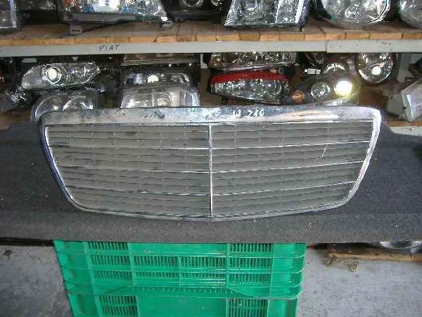 Mercedes-Benz - E-Klasa - W210 - (1999 - 2002) - Karoseria / Atrapa przednia