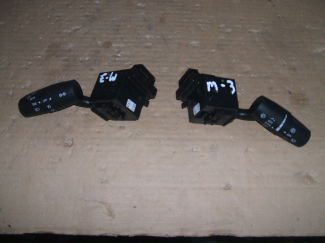 Mazda - 3 - 4 drzwi - (2013 - 2018) - Wnętrze / Włącznik kierunkowskazów