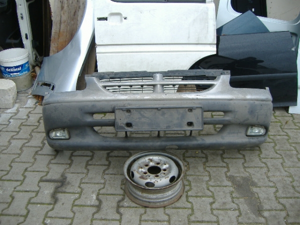 Chrysler - Voyager - Grand - (1995 - 2001) - Karoseria / Zderzak przedni