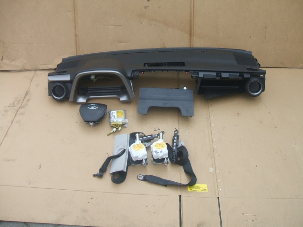 Toyota - RAV 4 - 5 drzwi - (2013 - 2016) - Poduszki / Komplet