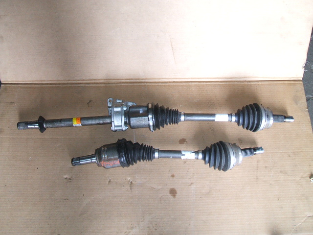 Lancia - Ypsilon - (2011-) - Napęd / Półoś przednia lewa