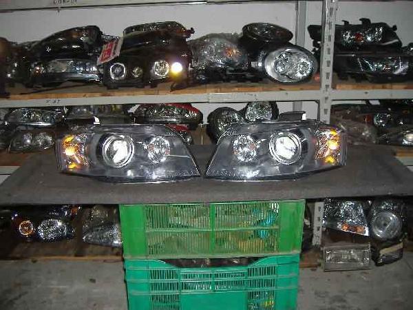 Audi - A3 - 3 drzwi - (2003 - 2008) - Oświetlenie / Lampa przednia  prawa Bixenon