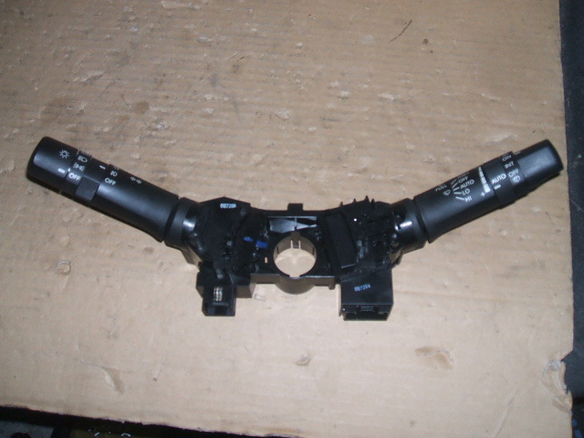 Subaru - Legacy - (2014-) - Wnętrze / Włącznik kierunkowskazów