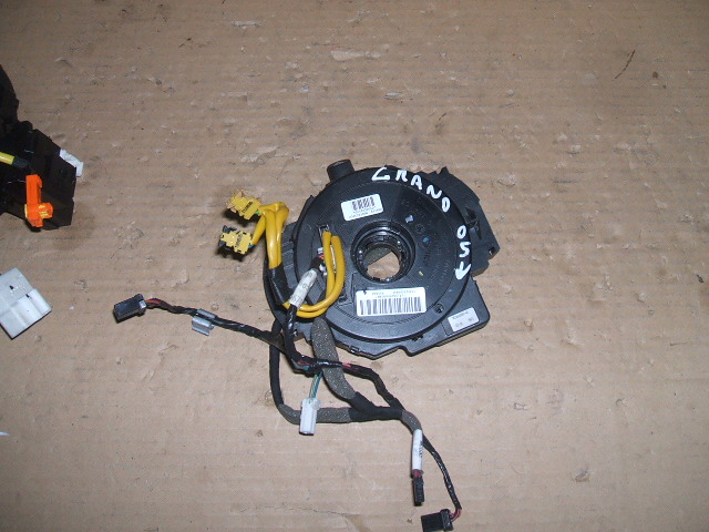 Jeep - Cherokee Grand - WK - (2005 - 2008) - Poduszki / Taśmy