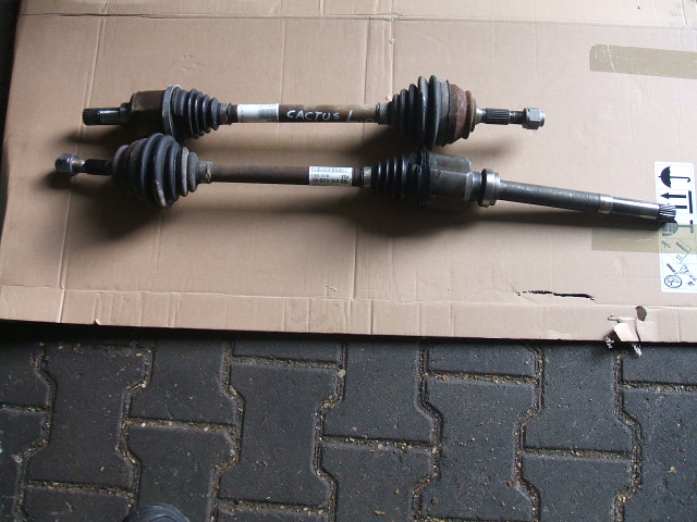 Citroen  - C 4 - Cactus - (2014-) - Napęd / Półoś przednia prawa