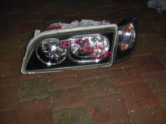 Volvo - S 40 - (1999 - 2003) - Oświetlenie / Lampa przednia lewa
