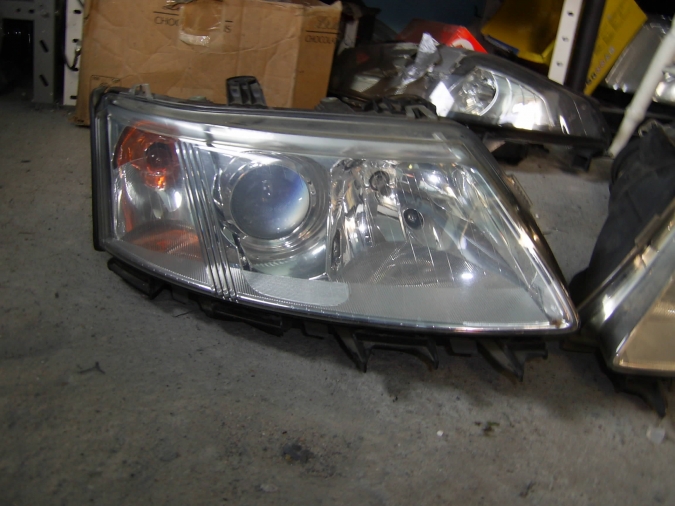 Saab - 9-3 - SportCombi - (2005 - 2007) - Oświetlenie / Lampa przednia   prawa Xenon