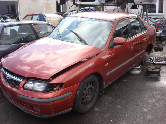 Mazda 626 4 drzwi (1997 2000) Silnik / Silnik