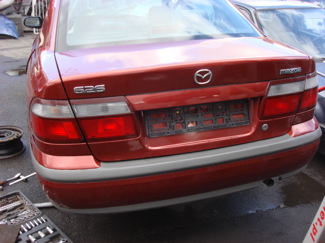 Mazda 626 4 drzwi (1997 2000) Silnik / Silnik