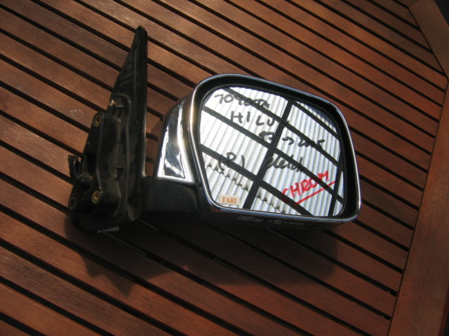 Toyota - Hilux Pick-up - (1997 - 2001) - Lusterka /  Prawe elektryczne