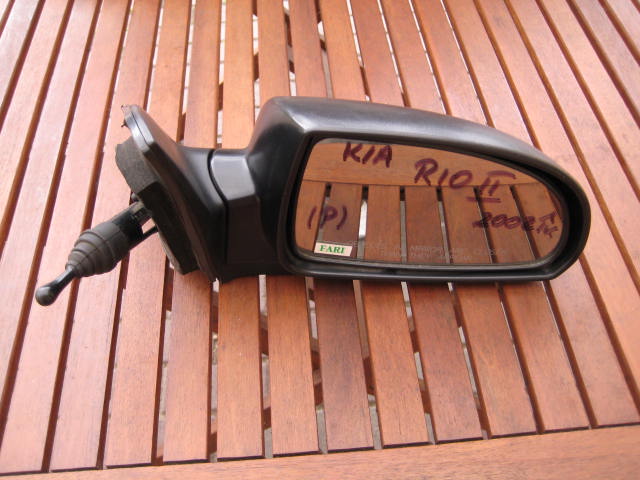 Kia - Rio - 4 drzwi - (2002 - 2005) - Lusterka / Prawe ręczne wewnętrznie regulowane