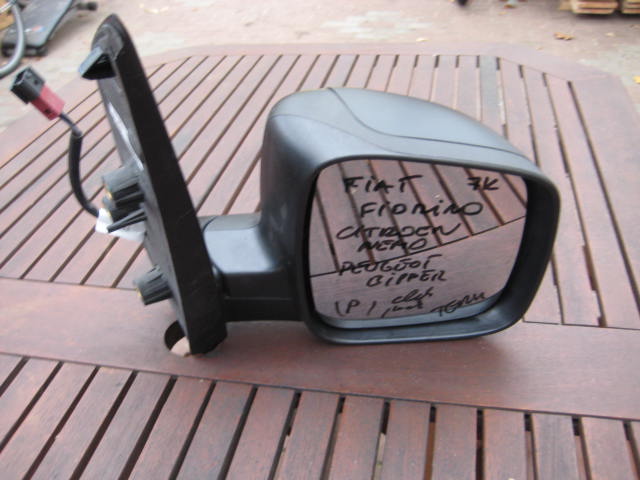 Peugeot - Bipper - Osob./Tow.- (2008-) - Lusterka /  Prawe elektryczne