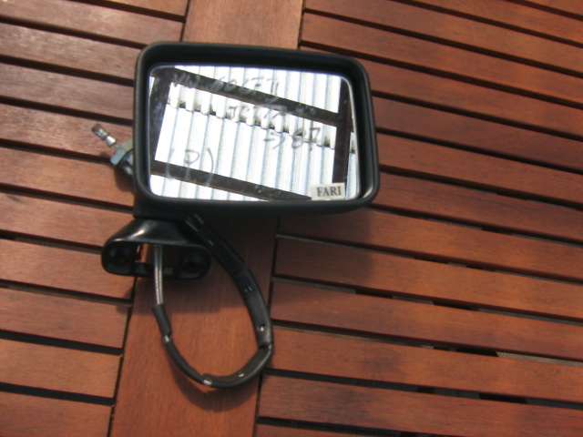 Volkswagen - Golf II - 3 drzwi - (1983 - 1992) - Lusterka / Prawe ręczne wewnętrznie regulowane